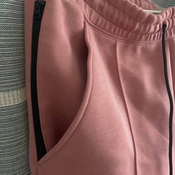 Women Nike tech sweat pants - Picture 3 of 7